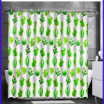 Штора для ванной. Много разных кактусов (12 колец в комплекте).